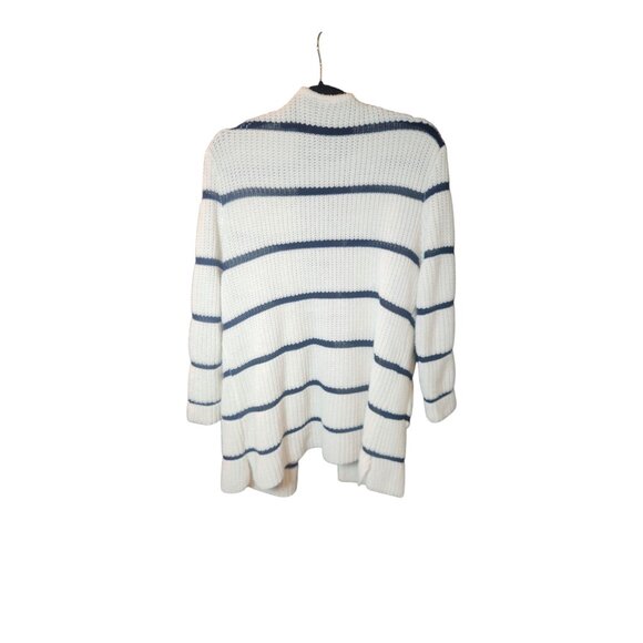 Moon & Madison Sweater women's medium - Picture 2 of 3